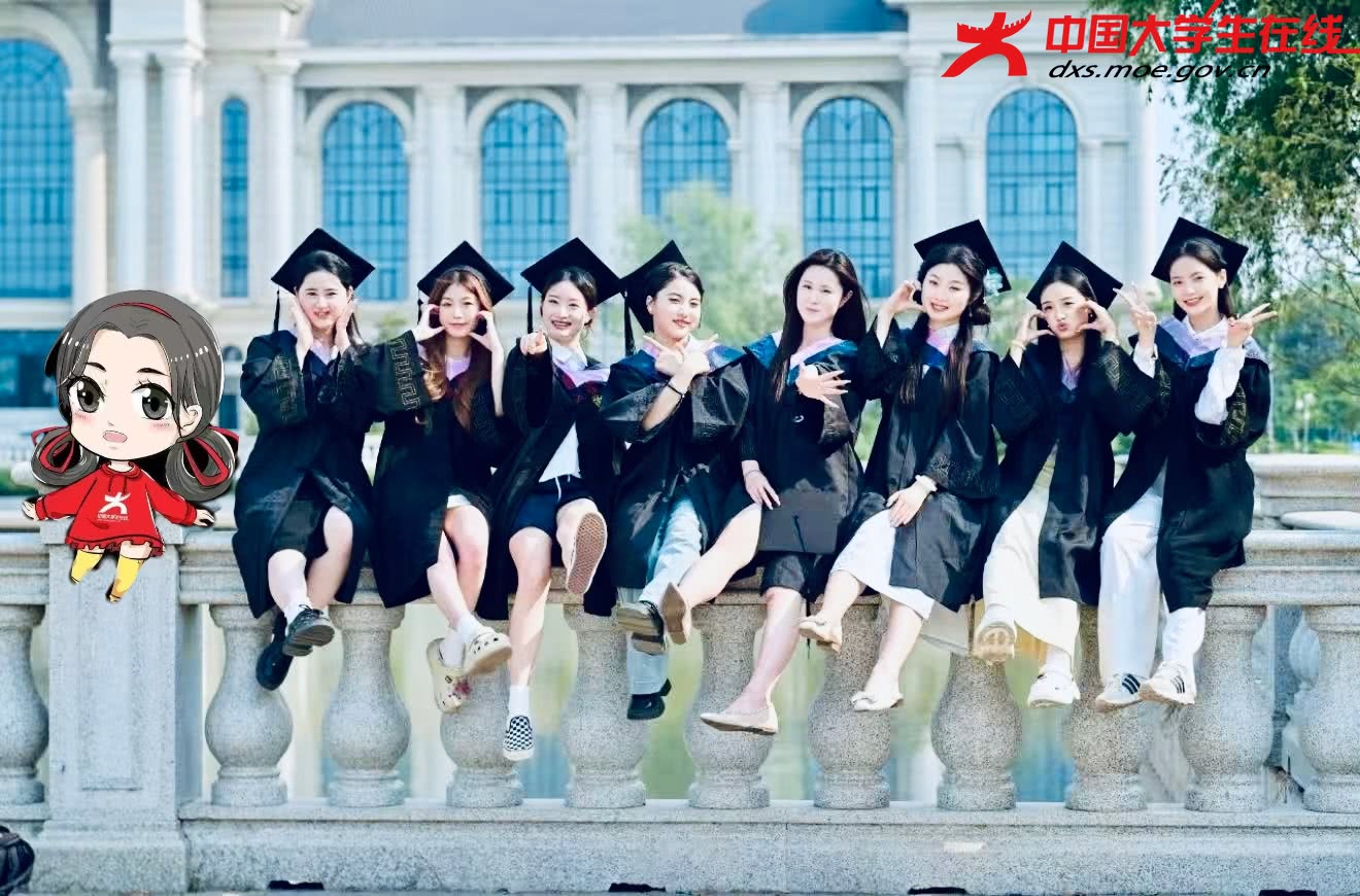 小中兄妹与学姐拍照 来源：崔俞