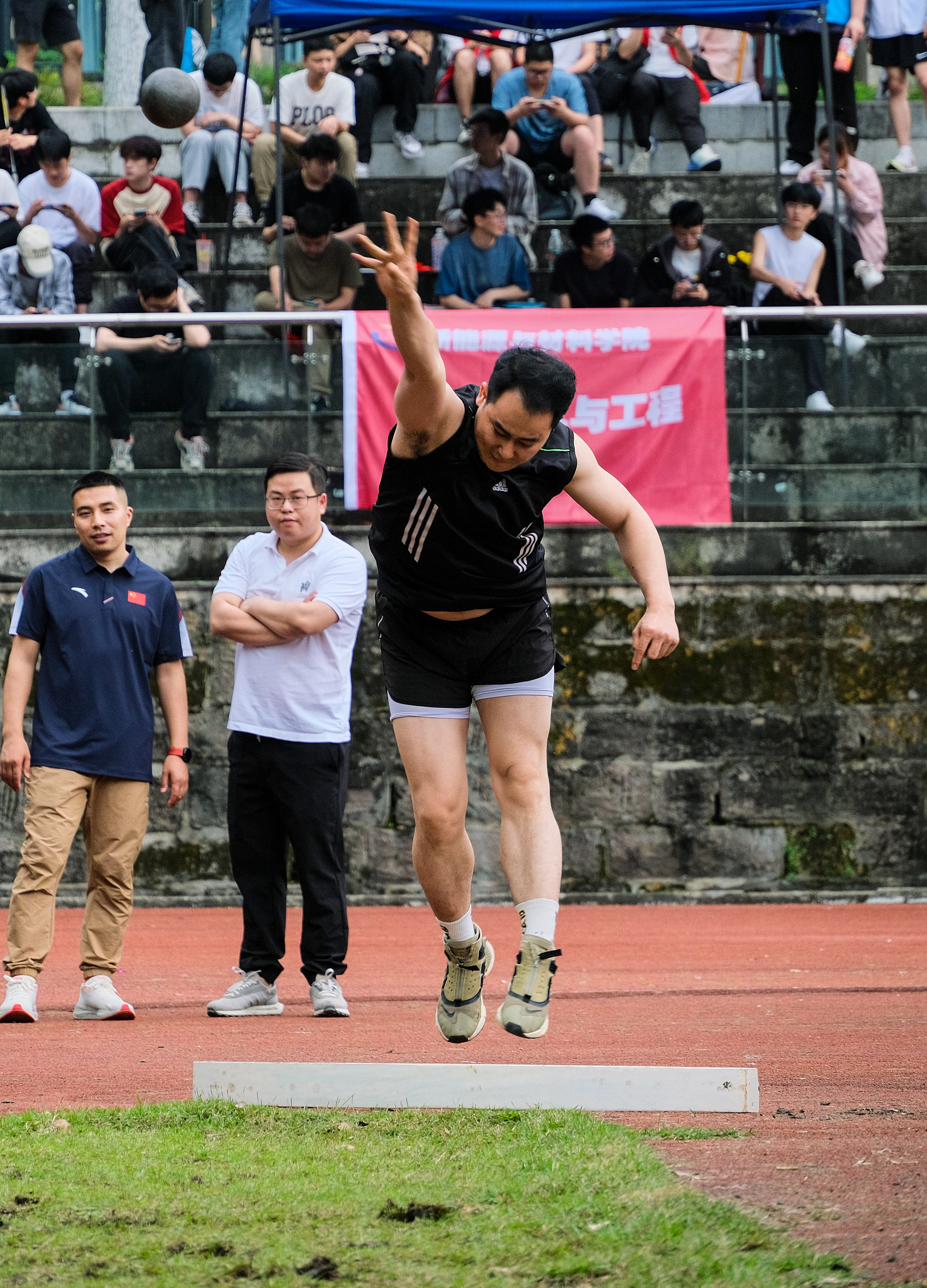 男子铅球