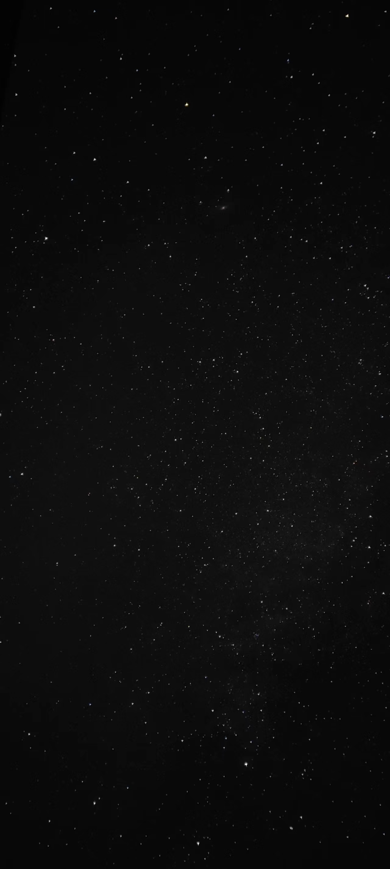 帽儿山的夜空，繁星点点，星光闪闪，似是坠入银河。