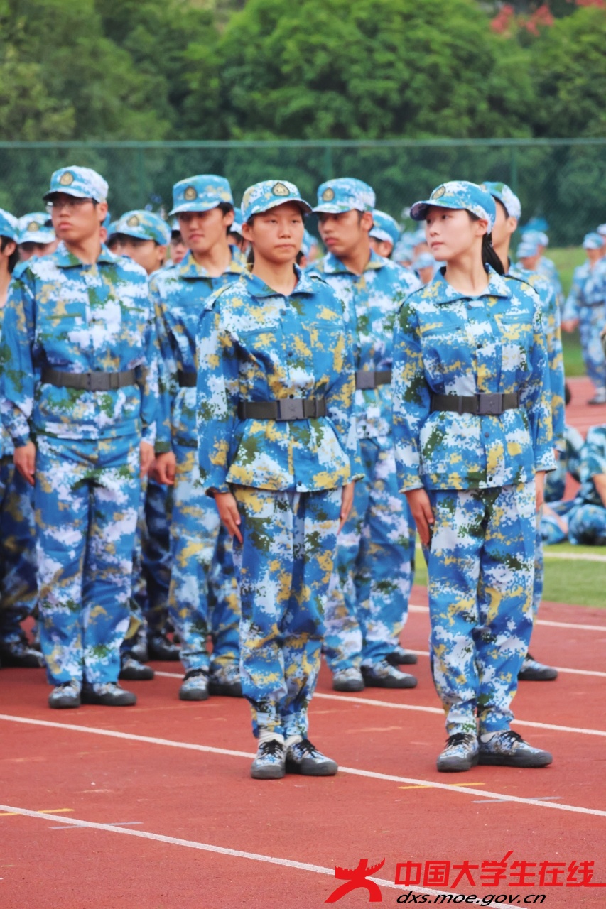 黄依娜 摄