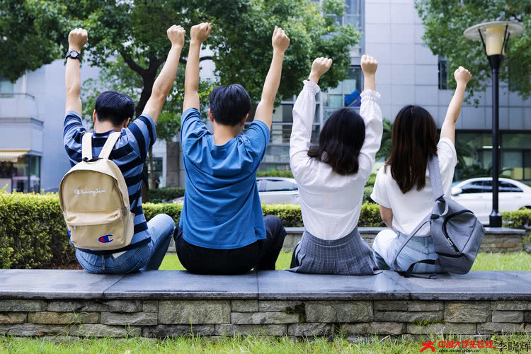 新时代大学生.jpg 新时代大学生.jpg