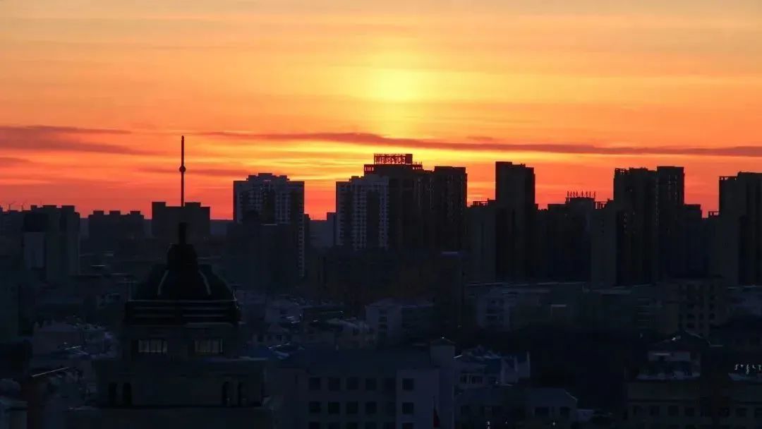 澄澈天幕下缱绻着从容与平和