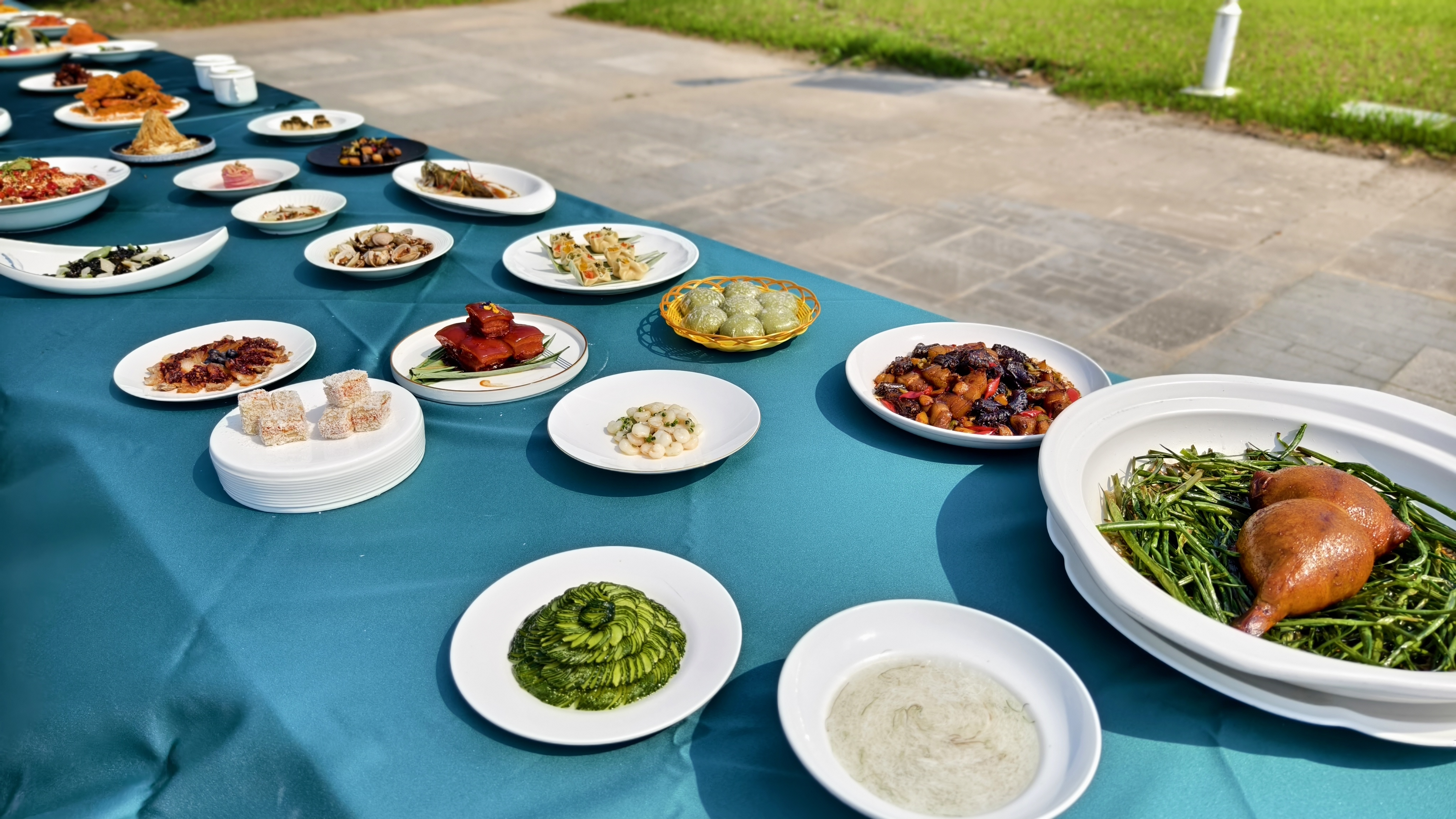 校园网络通讯站供图15/15淮扬经典菜式展示  校园网络通讯站供图14/15