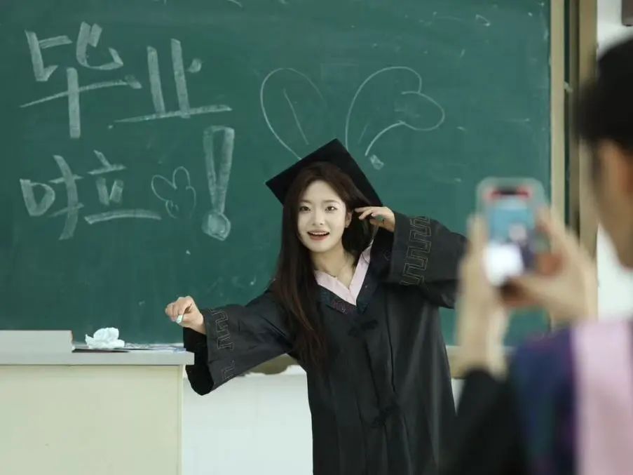 毕业3.jpg 毕业3.jpg