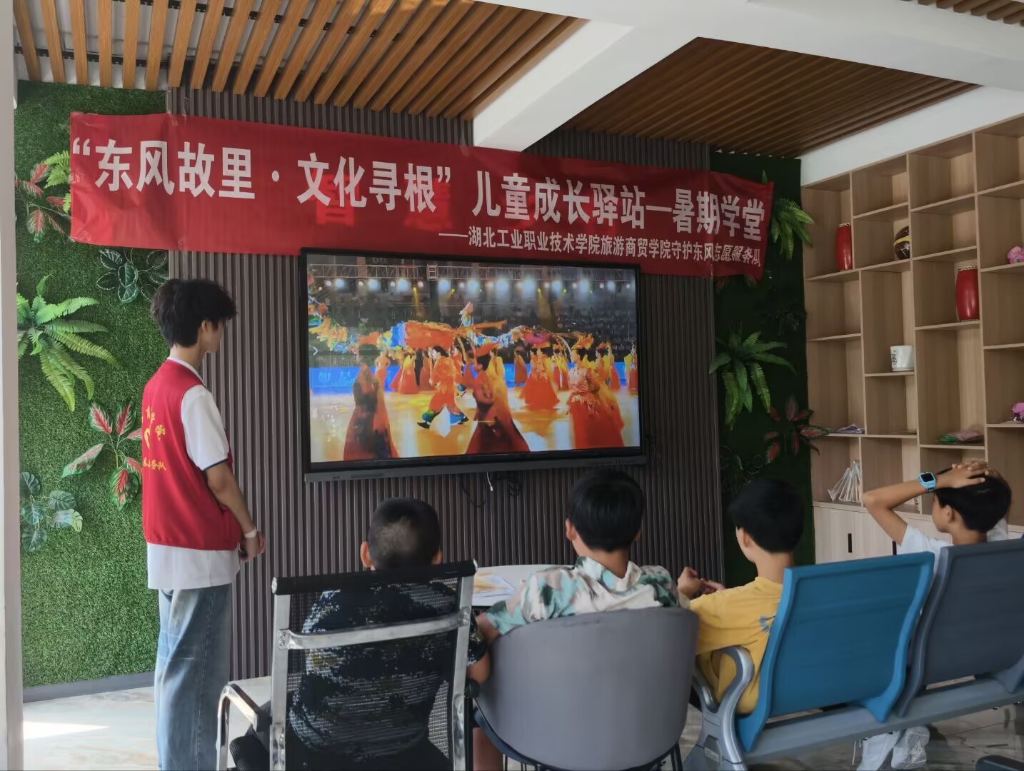 凤凰.jpg 凤凰.jpg