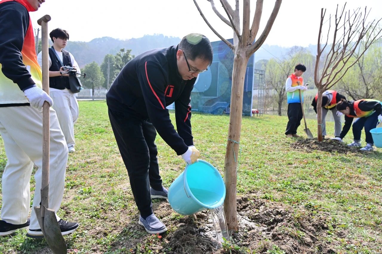 植树节7.jpg 植树节7.jpg