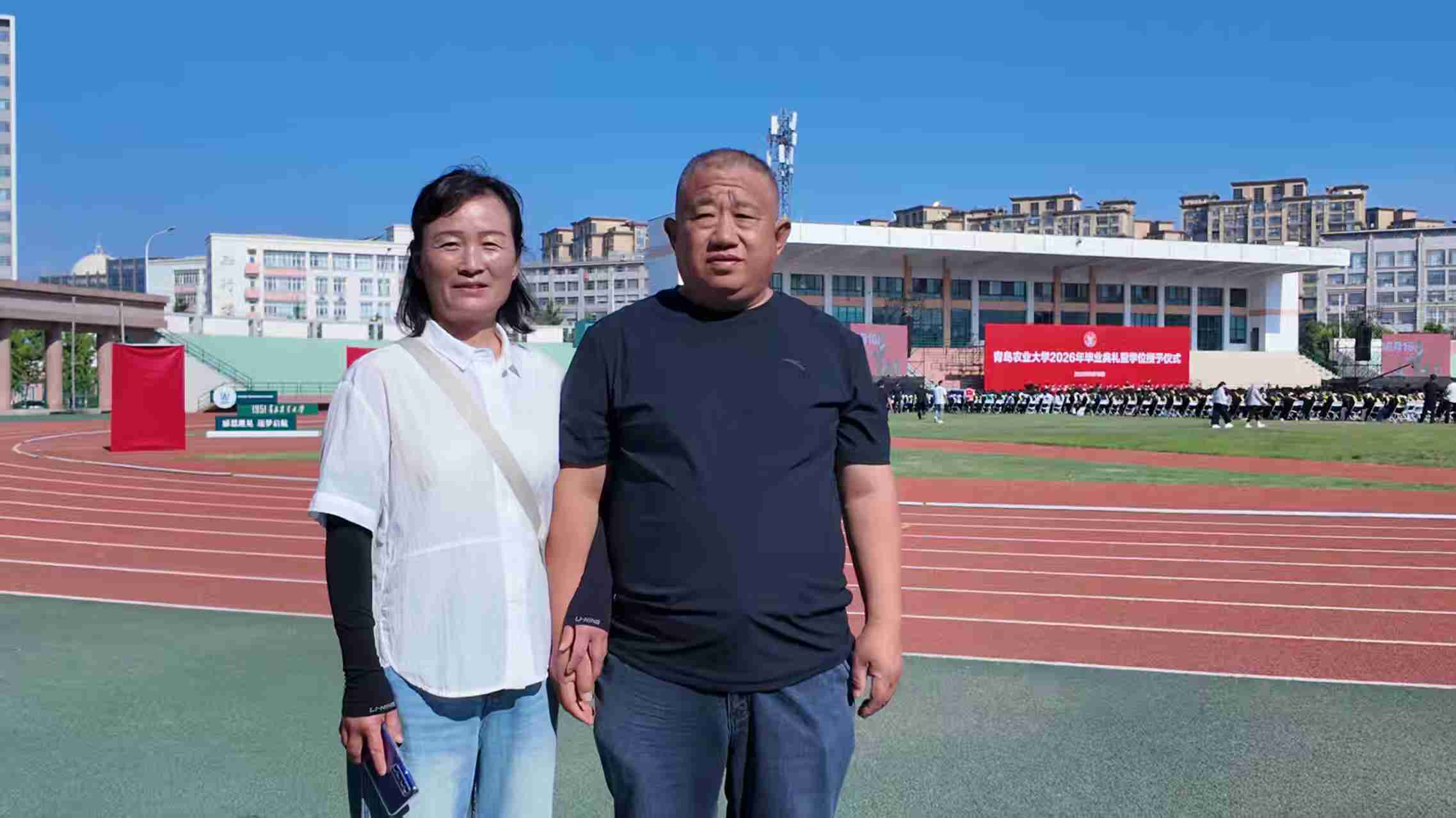 许子涵的家长.jpg 许子涵的家长.jpg