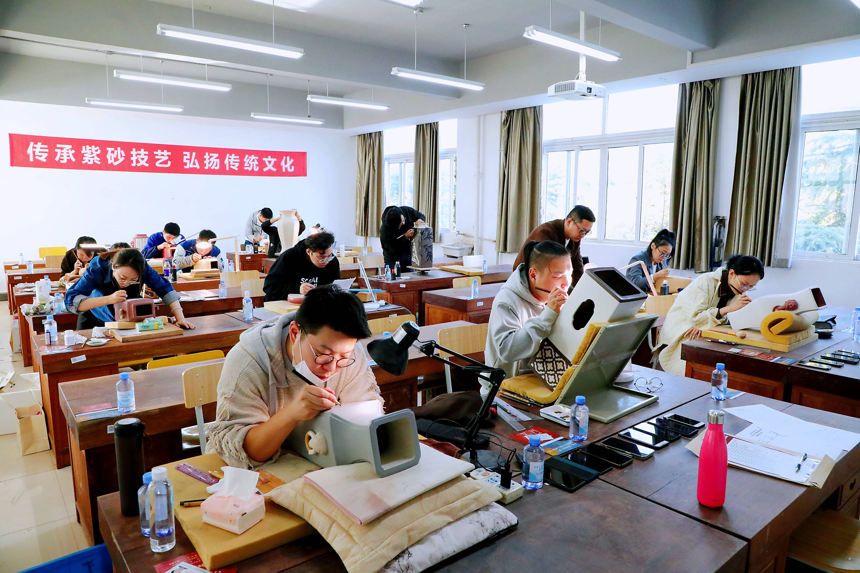 新華報業集團,江蘇省工藝美術行業協會,江蘇省陶瓷行業協會,無錫市青