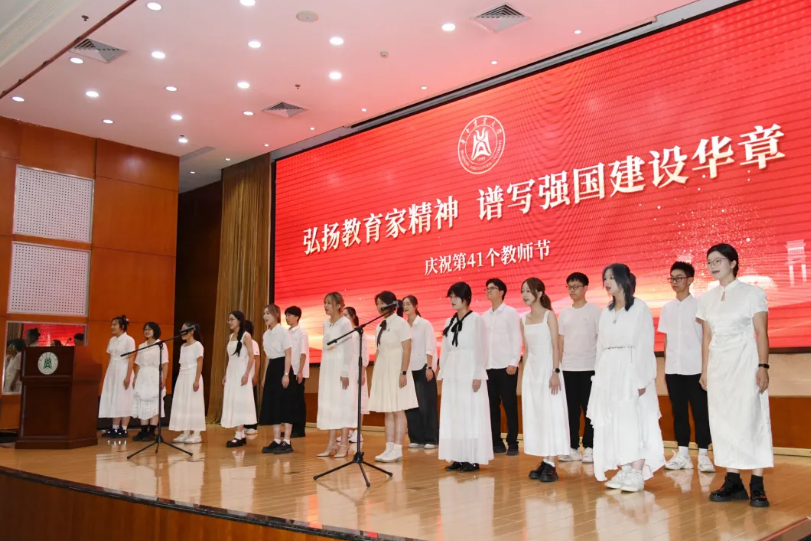 屏幕截图 2025-09-12 003945.png 屏幕截图 2025-09-12 003945.png
