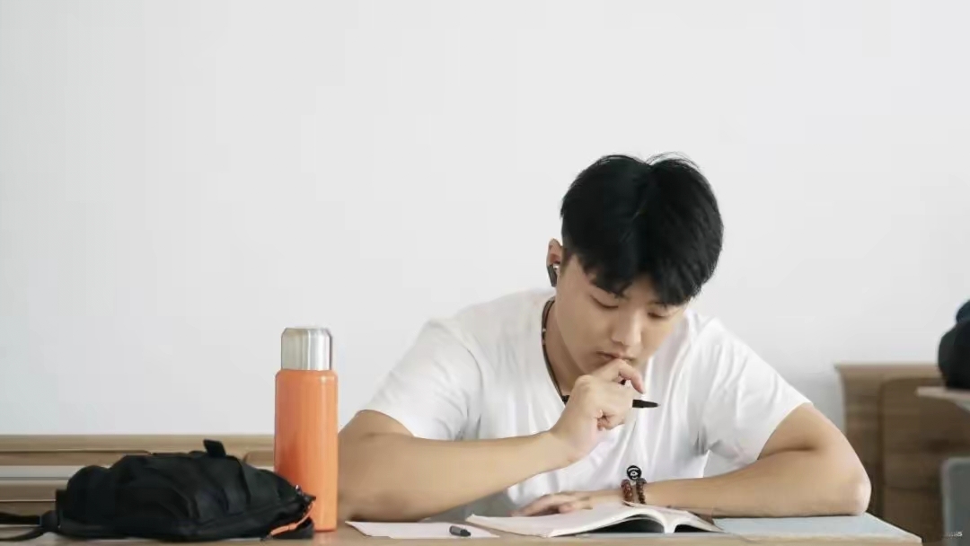 夏·努力学习.jpg 夏·努力学习.jpg