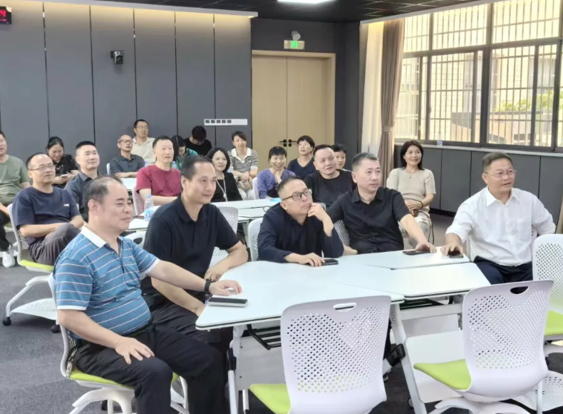屏幕截图 2025-10-09 230117.png 屏幕截图 2025-10-09 230117.png