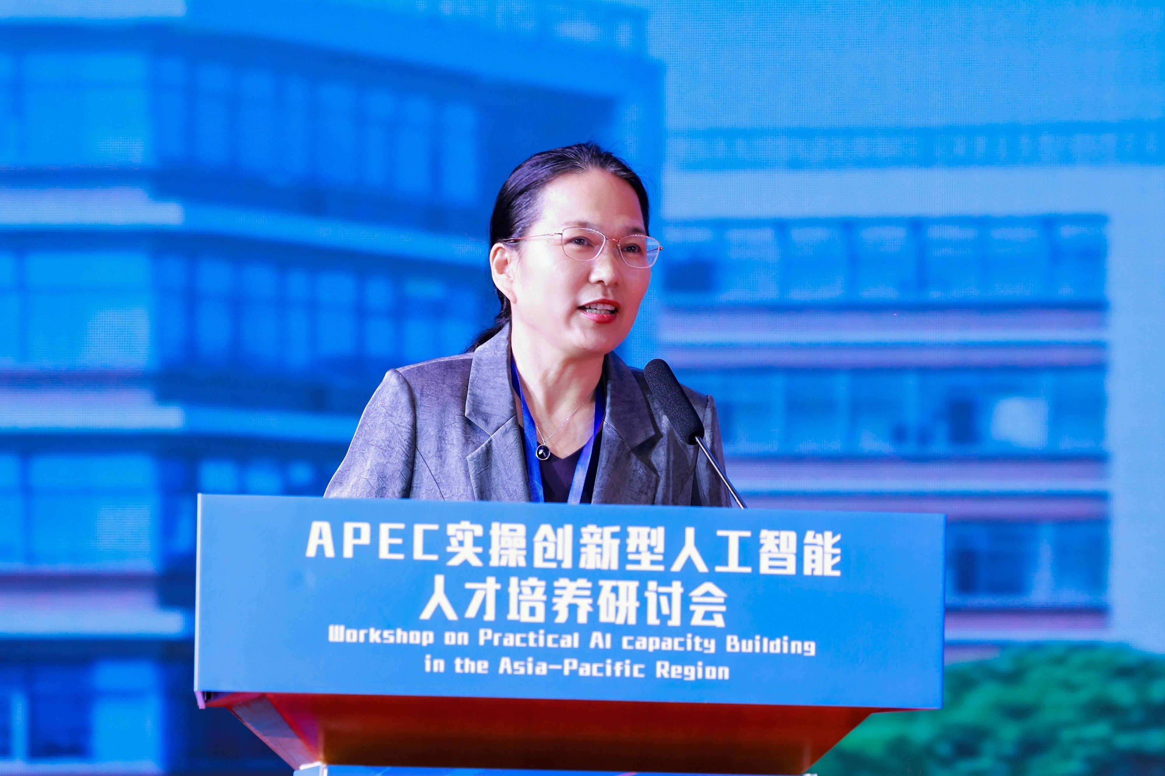 湖南化工职业技术学院校长隆平.jpg 湖南化工职业技术学院校长隆平.jpg