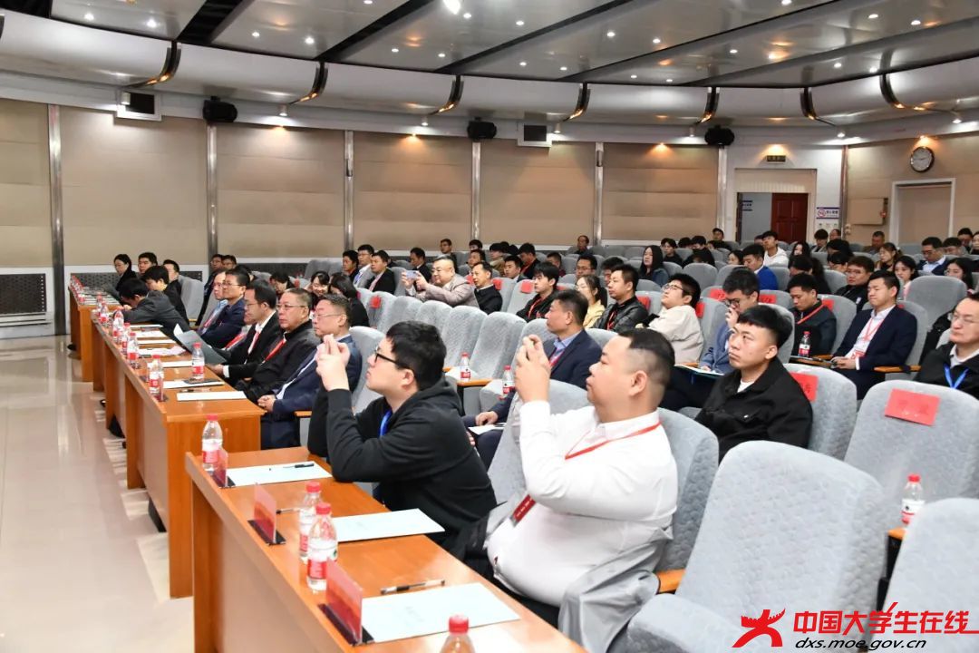 第一届镁建材镁化工产业创新学术会议在辽科大召开