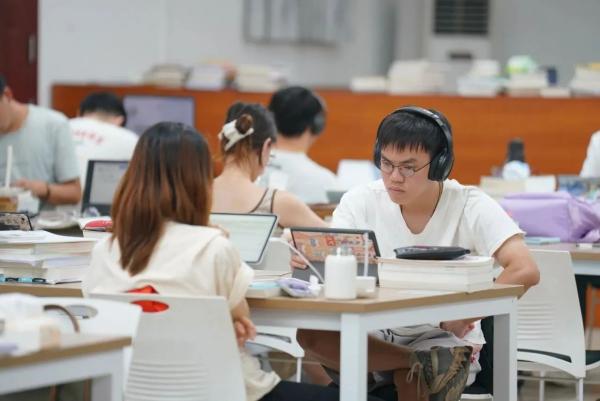 中南大学,我们春天再见!6.jpg 中南大学,我们春天再见!6.jpg