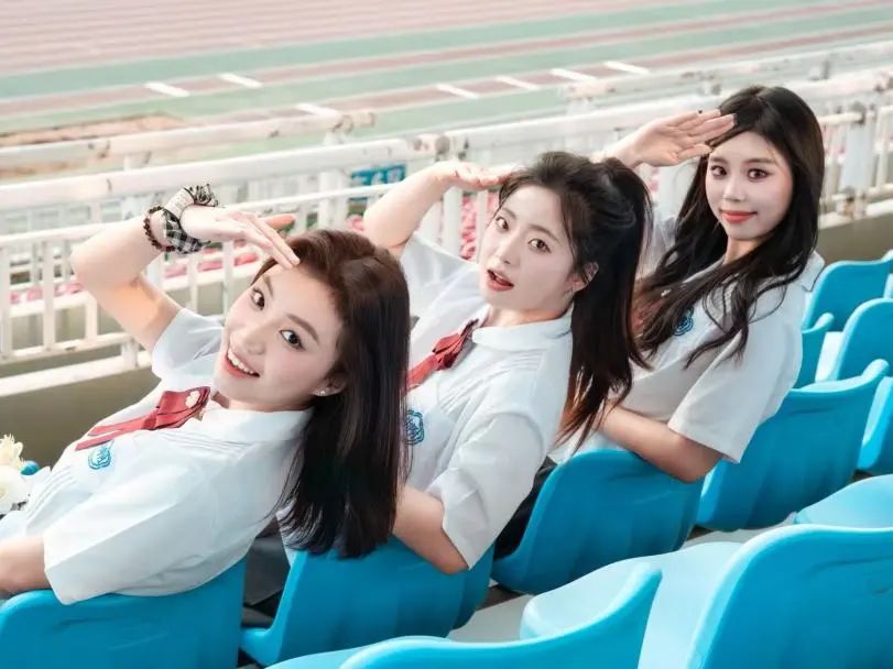 毕业2.jpg 毕业2.jpg