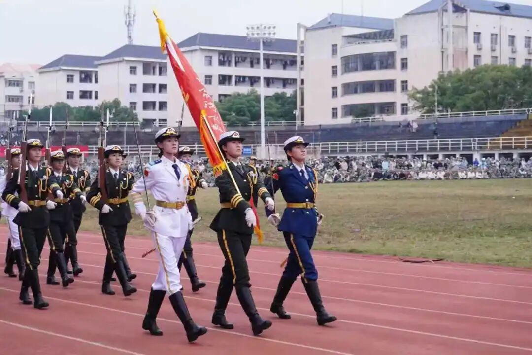 女子国旗护卫队.jpg 女子国旗护卫队.jpg