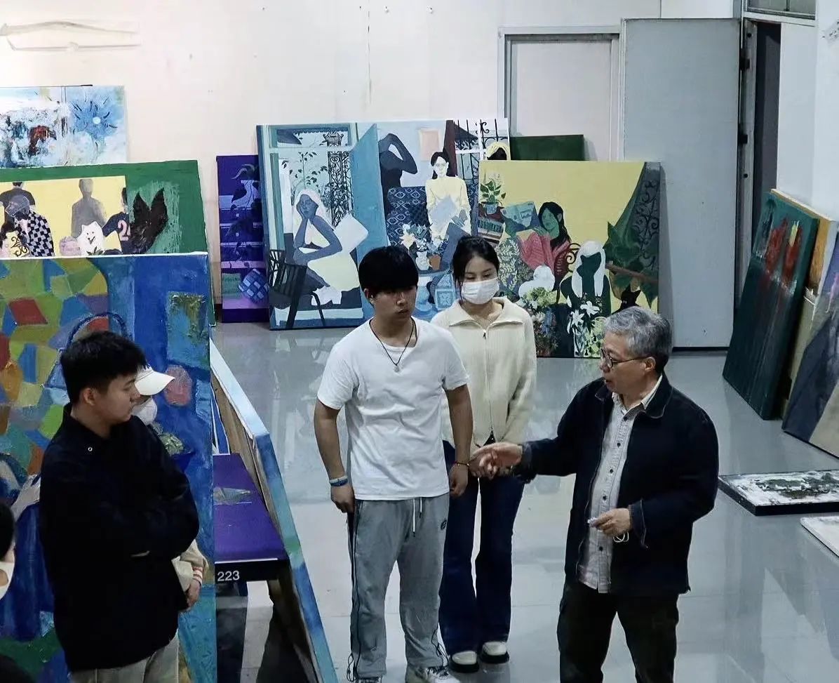 王国建教授授课现场 图片来源王国建教授.jpg 王国建教授授课现场 图片来源王国建教授.jpg