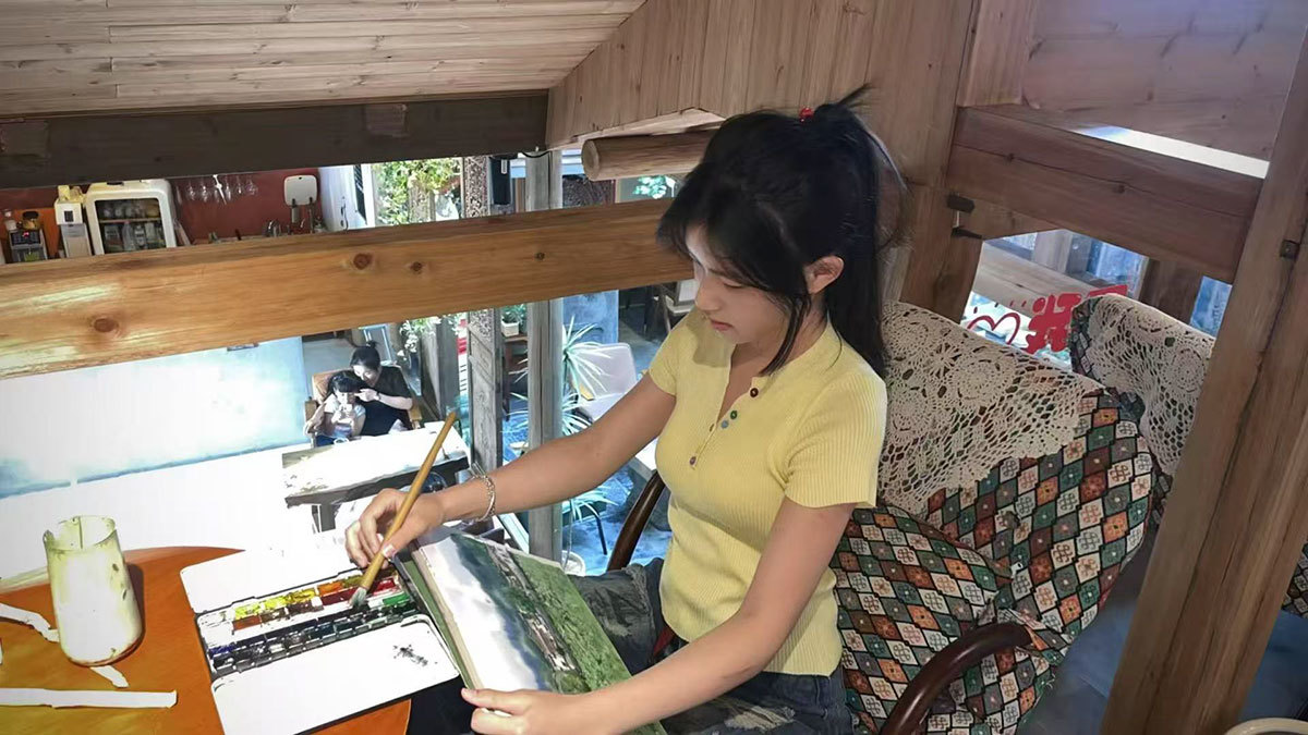 杨雅婷.jpg 杨雅婷.jpg