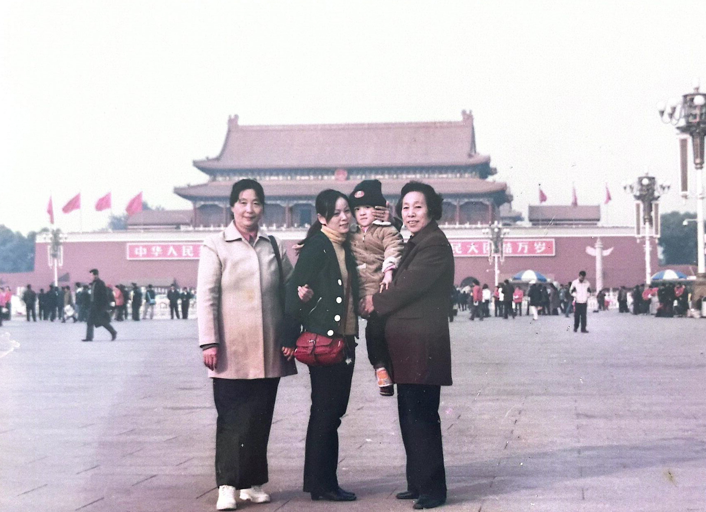 胡穎和家人.jpg