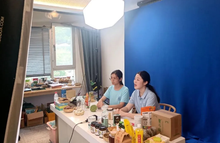屏幕截图 2025-02-15 104219.png