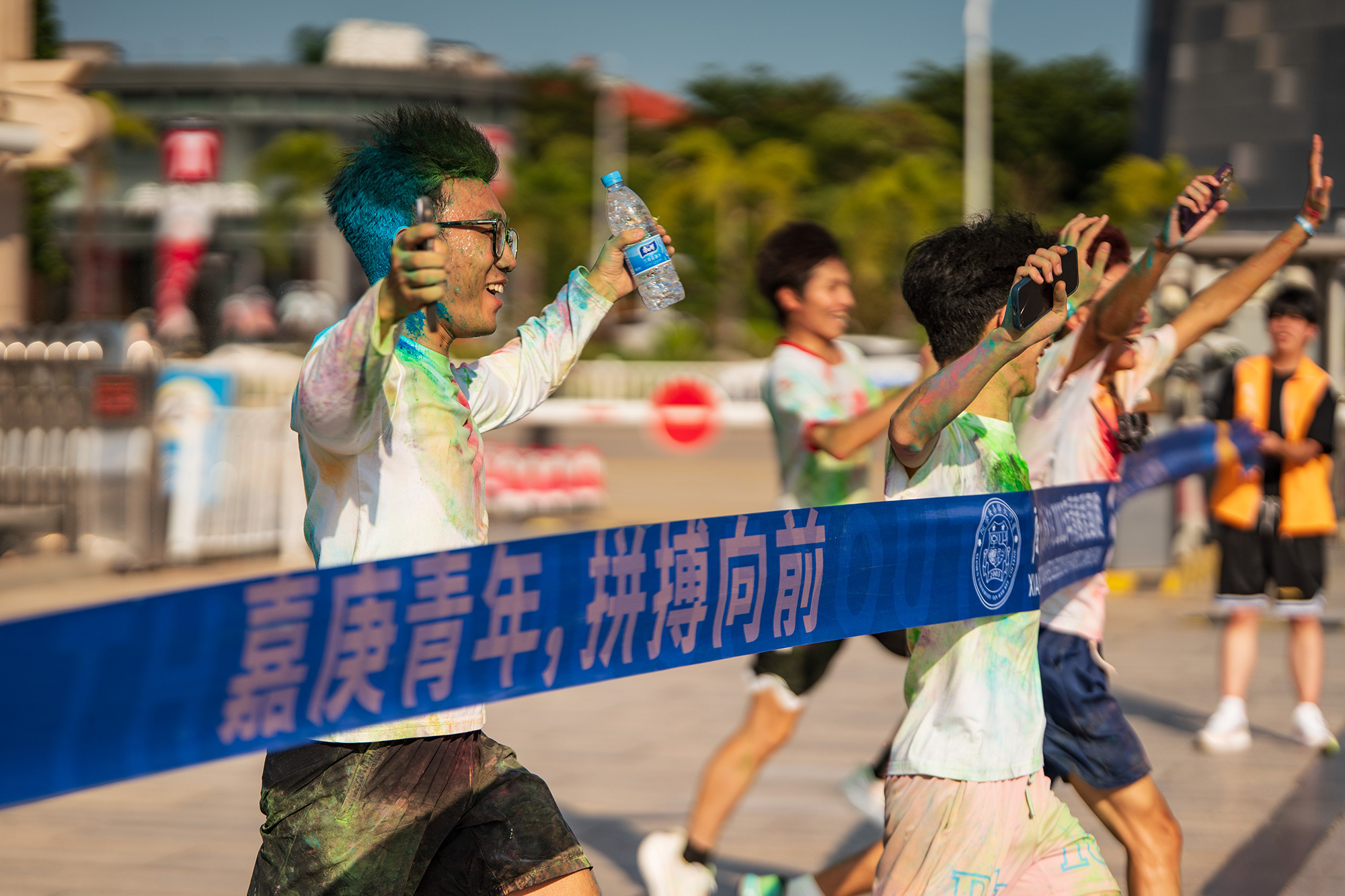 冲刺。摄影:周世冰.jpg 冲刺。摄影:周世冰.jpg