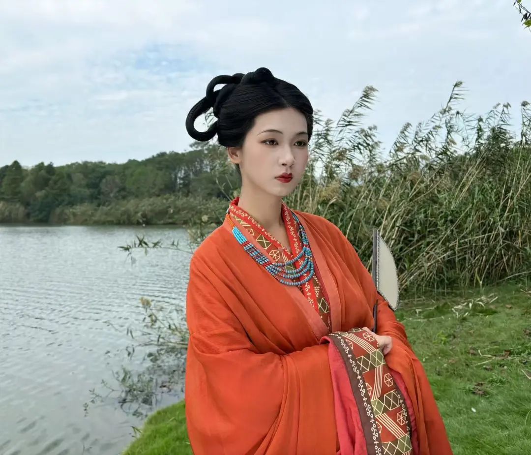 輔仁大學織品服裝學系中華服飾文化中心Chinese Textiles and