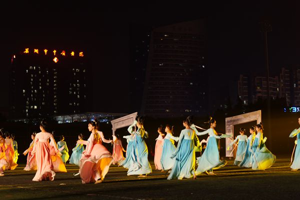 14开幕式上的精彩舞蹈节目（安徽师范大学 赵紫嫣 提供）
