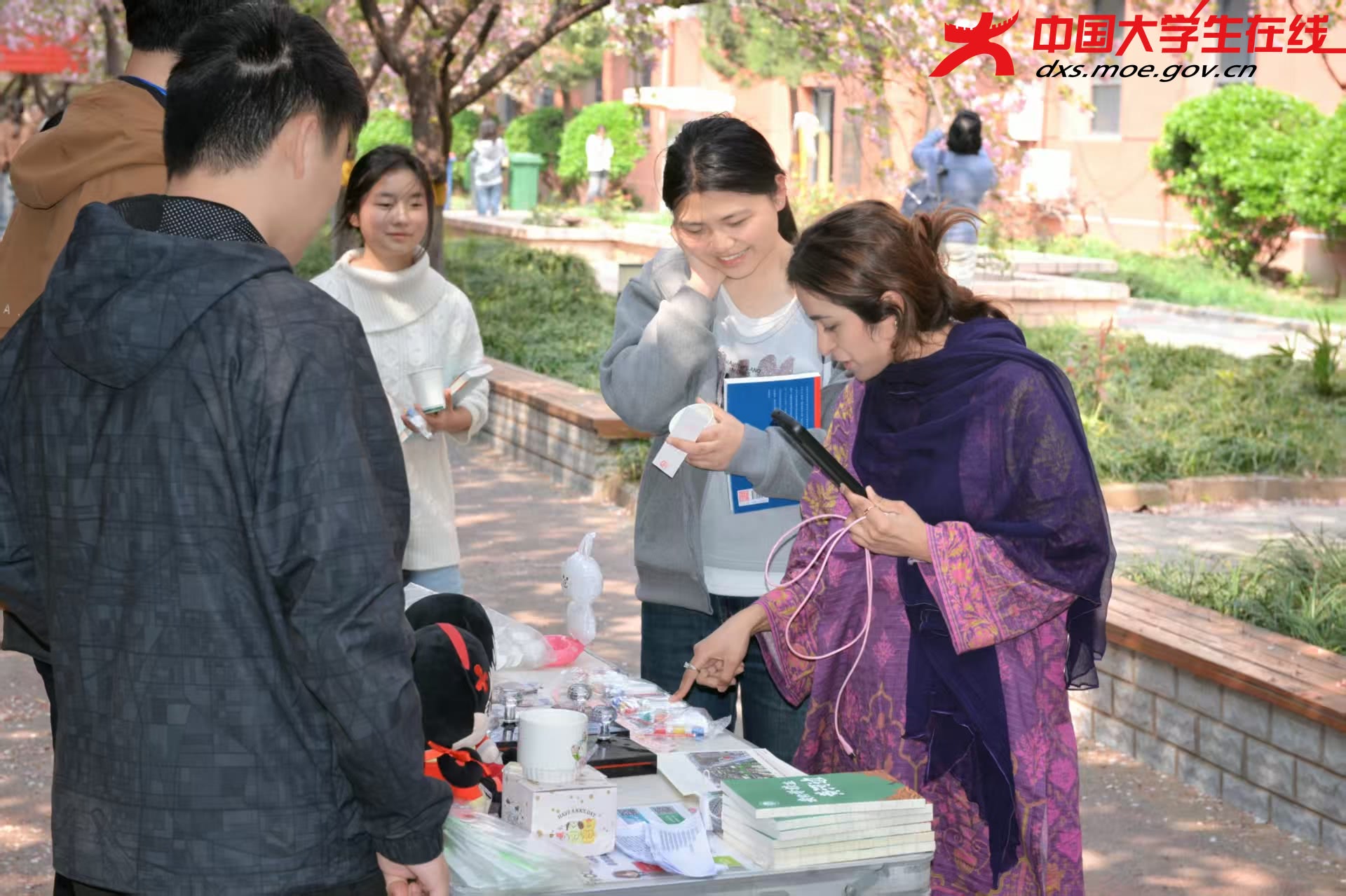 游戏进行时（二） 来源：河南农业大学