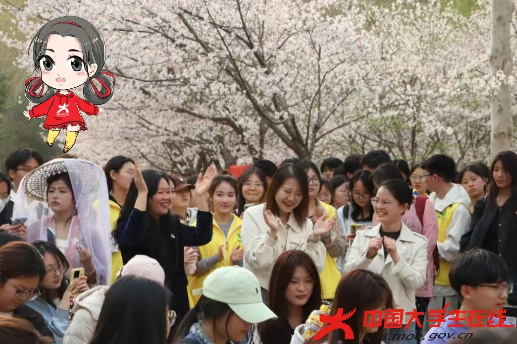 花下聆听，满是生机
