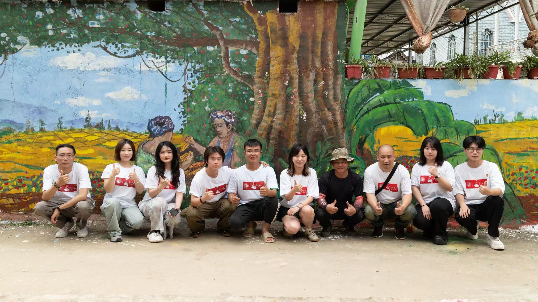 团队赴云南省西双版纳傣族自治州勐龙县曼勒村开展艺术实践活动.jpg