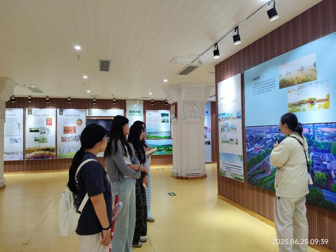 大学生在线1.jpg 大学生在线1.jpg