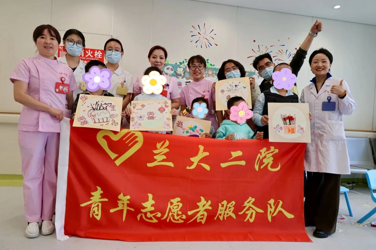 图为志愿活动合影 图源：青年志愿者指导中心.jpg