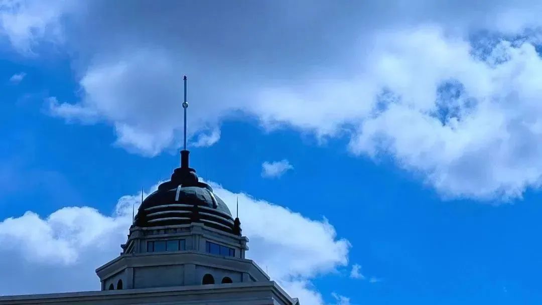 云朵洁白纯净，不惹尘埃，太美啦