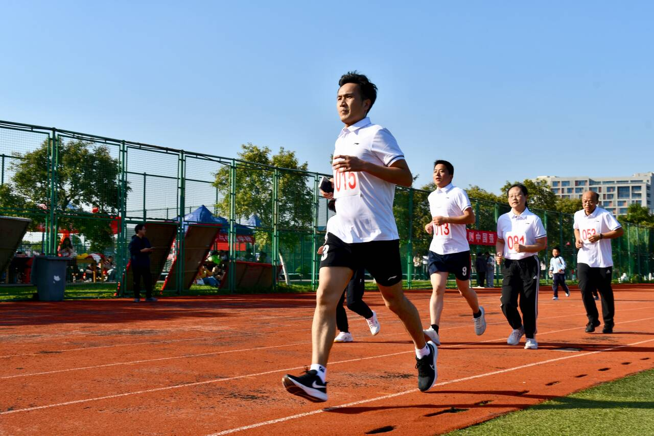 教师校园5公里比赛现场
