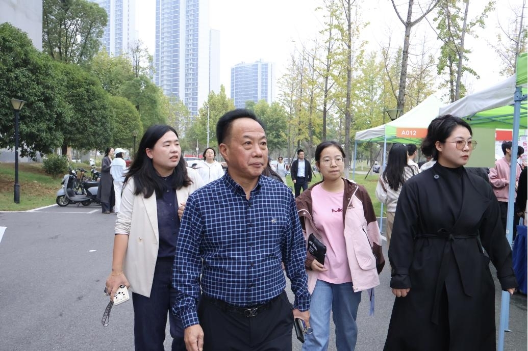 图片12.jpg 图片12.jpg