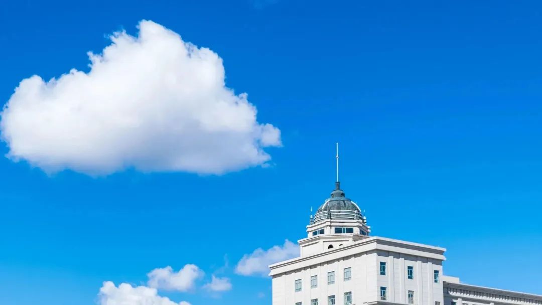 浓云过后便是晴天，云浪翻滚，邀你一起共看呼院云卷云舒