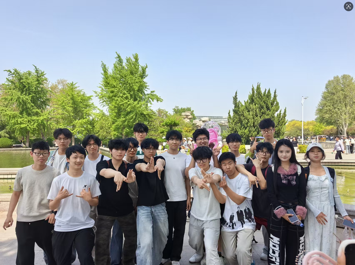 “心花怒放 向阳而生”主题班会1.png