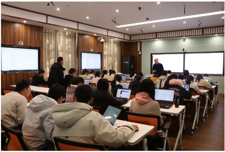 屏幕截图 2025-08-07 094035.png