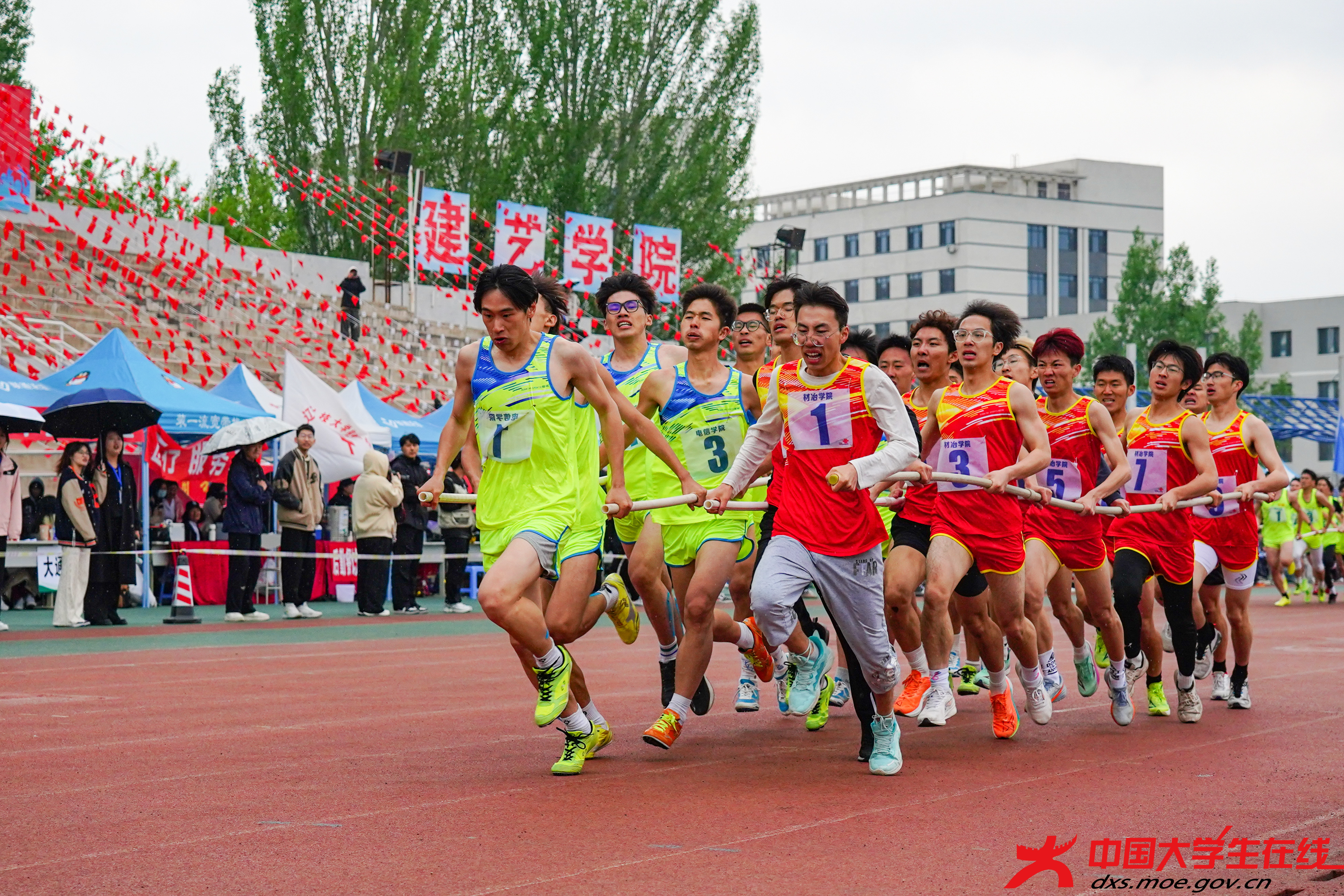 校园行|小中兄妹云游辽宁科技大学运动会啦!