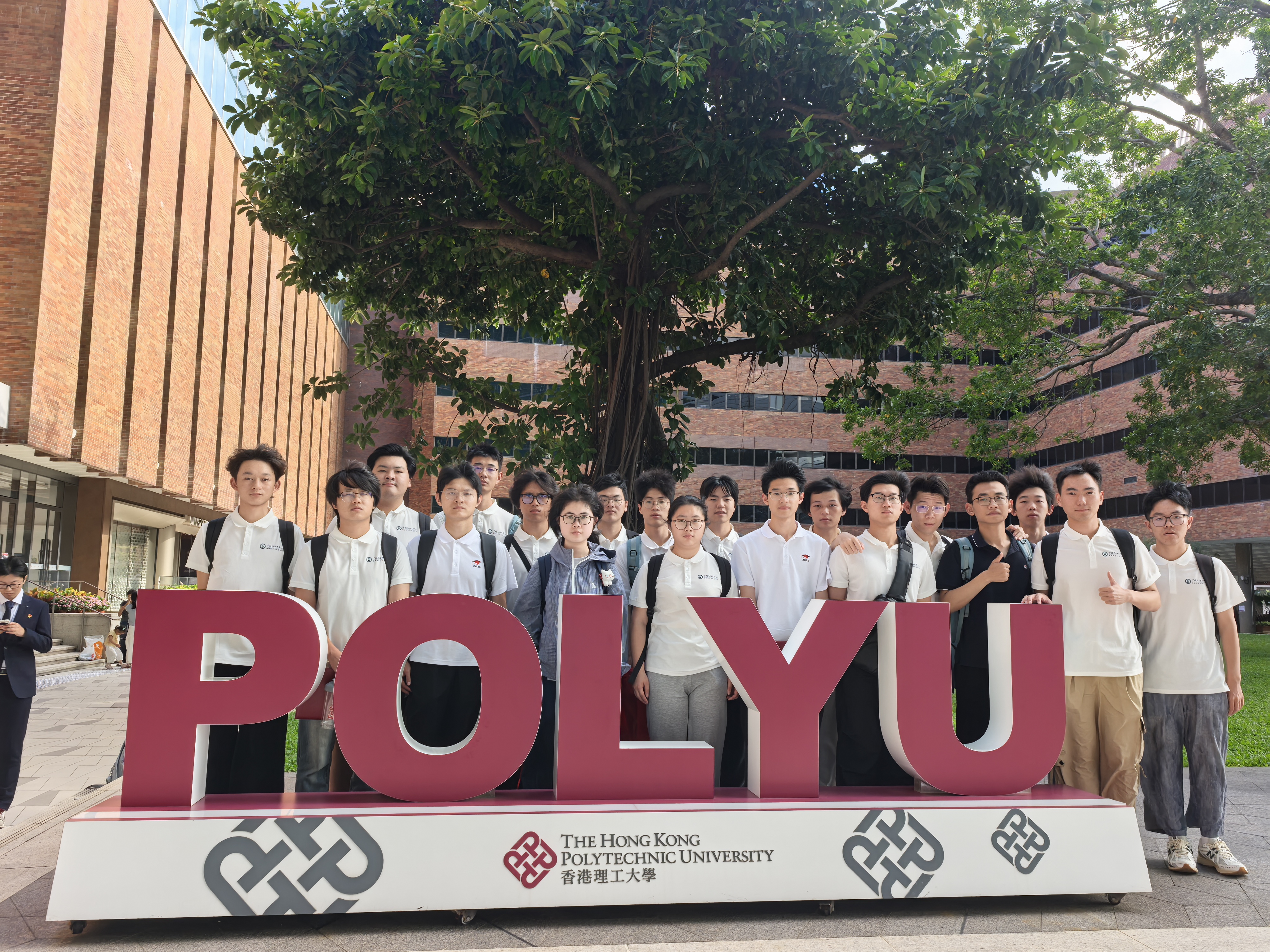 实践队在香港研学2 梁钦摄.jpg