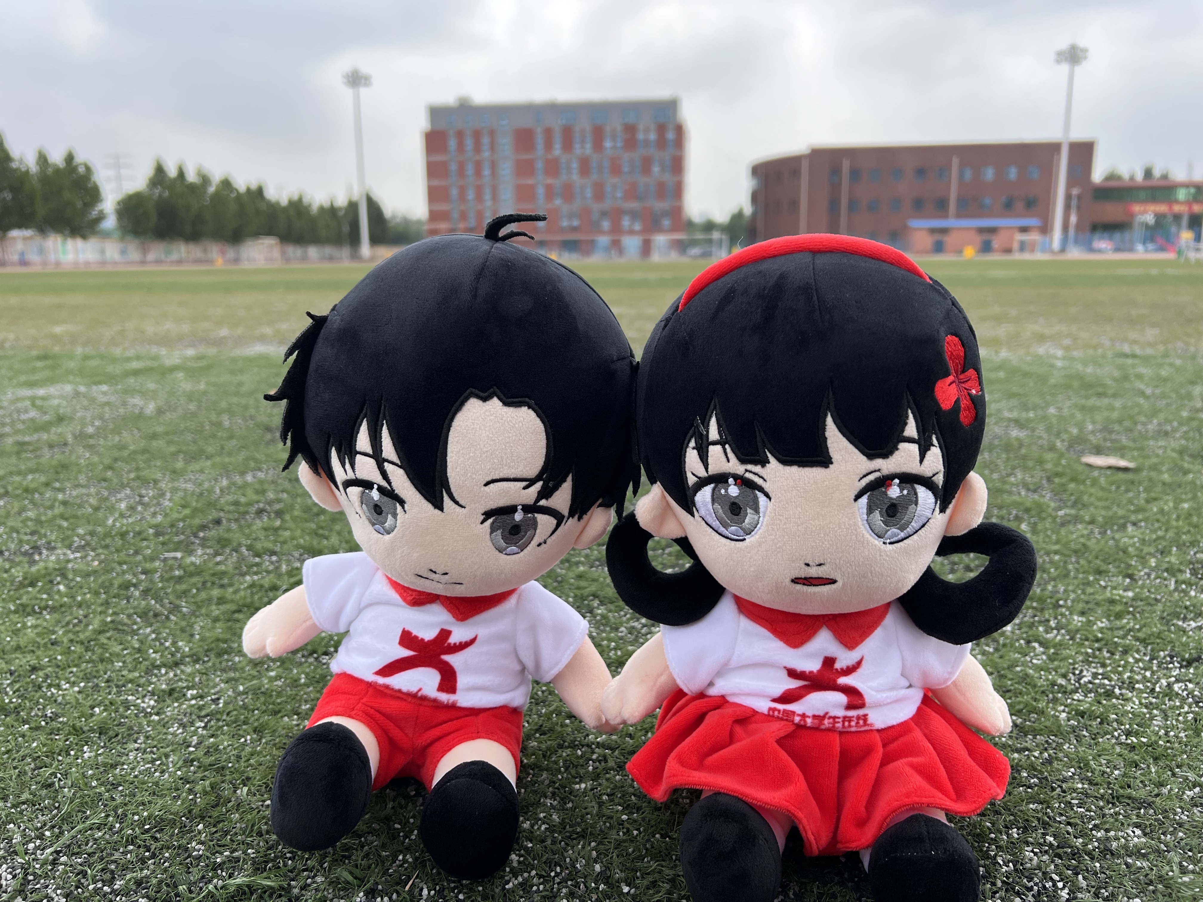 小中带新同学参观操场