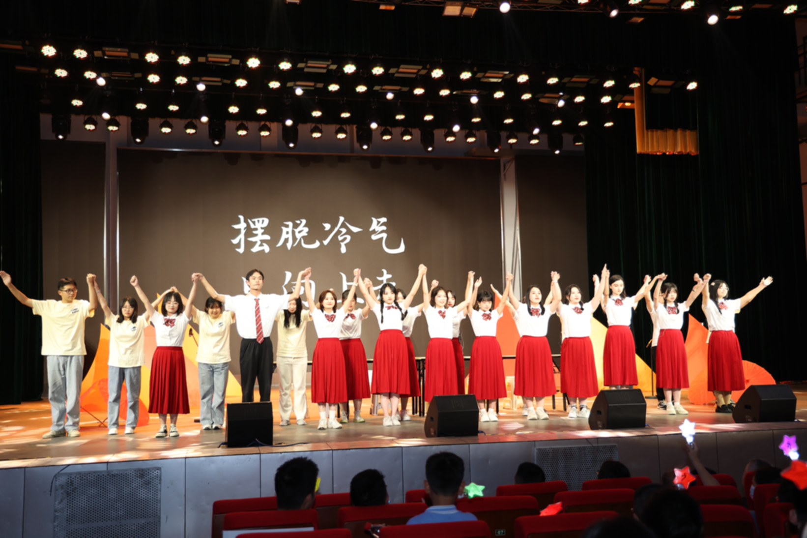 合唱《声声入耳》
中南财经政法大学彭佳摄
