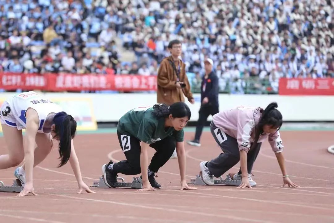 郑州大学学习运动会风采.jpg 郑州大学学习运动会风采.jpg