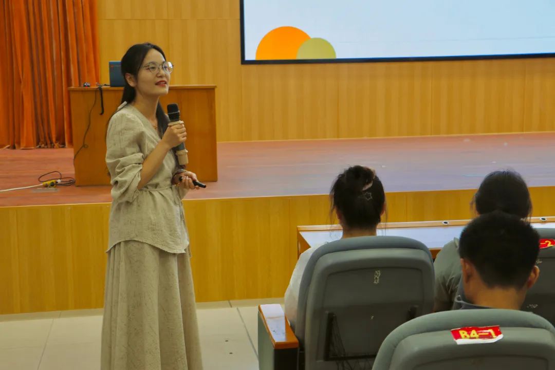 临沂大学举办"敞开心扉,拥抱阳光"心理知识讲座