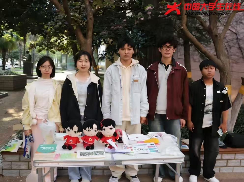 工作人员合影 来源：河南农业大学